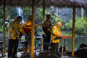 アリイ・ルアウ・レストラン slide 05