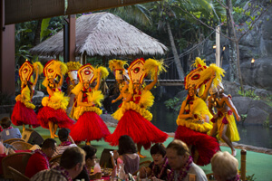 アリイ・ルアウ・レストラン slide 06